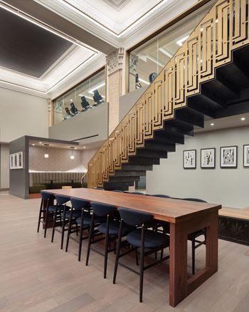 Lobby lounge